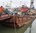 Затонувший плавучий причал в Корсакове планируют поднять