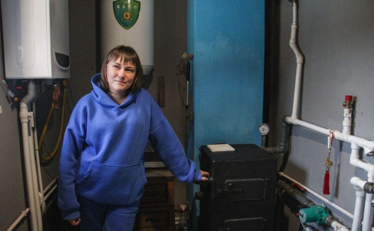 "Потрогала батареи, а они действительно горячие": жители Корсакова рассказали, как подключались к газу