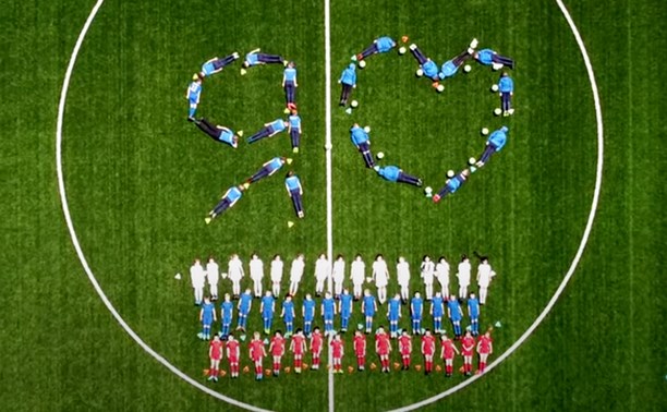  Футбольный клуб «Сахалин» поздравил россиян под песню Газманова 
