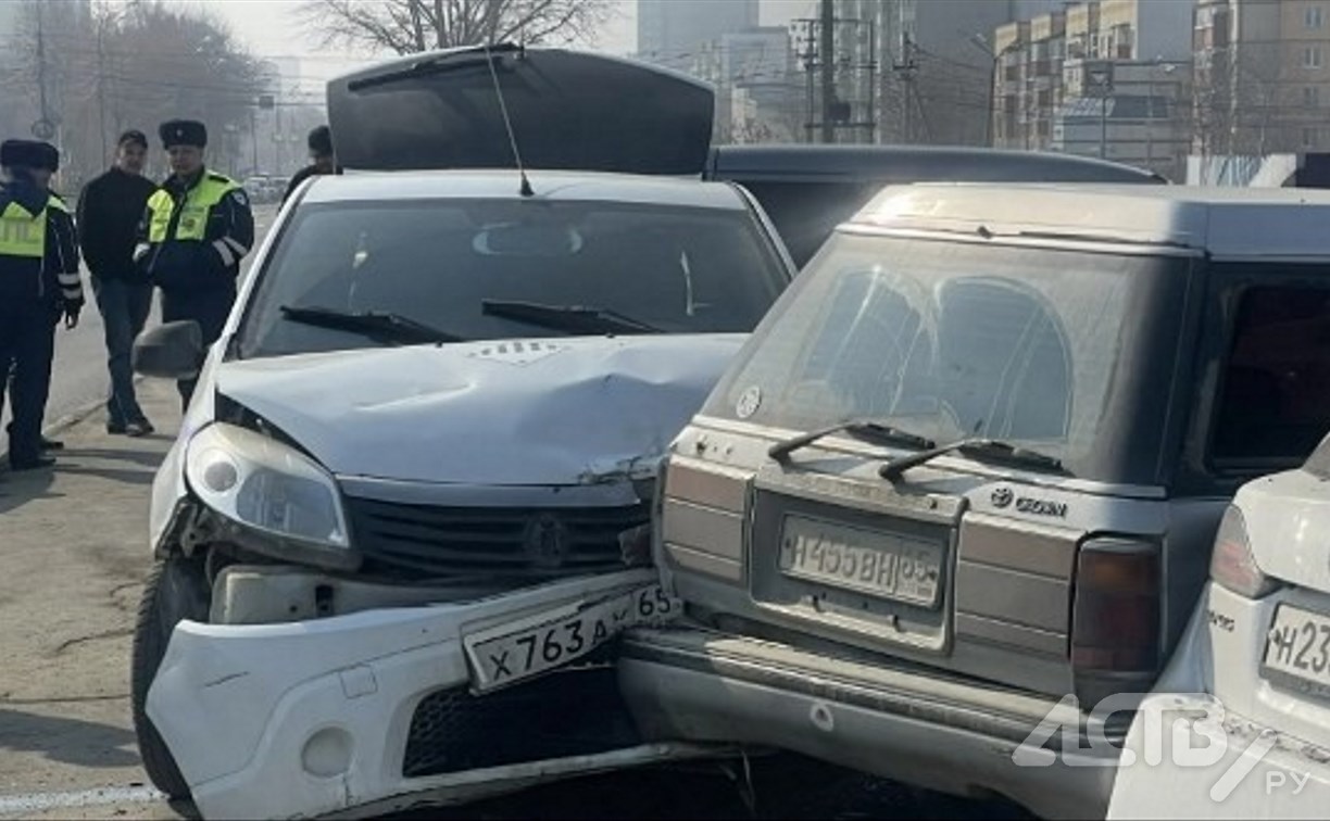 "Произошли судороги": стало известно о состоянии водителя, устроившего массовое ДТП в Южно-Сахалинске