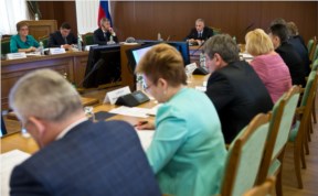 Политика и экономика