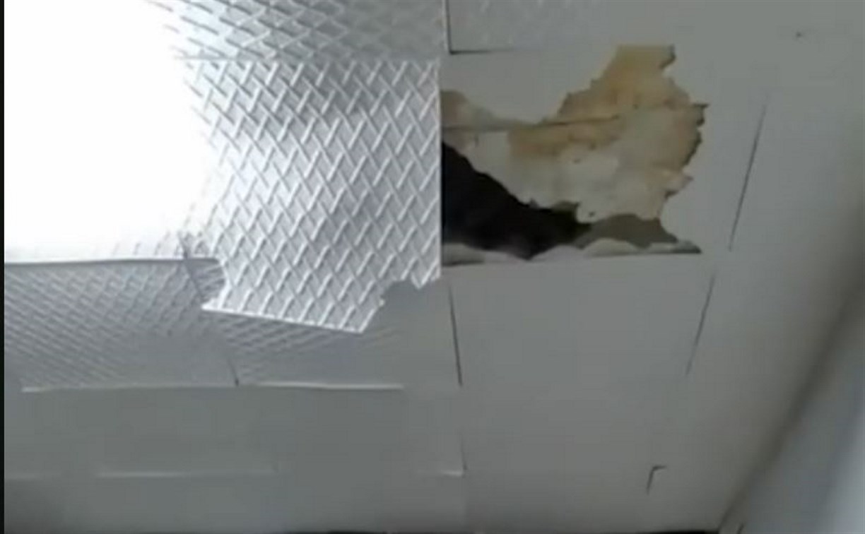 В Южно-Сахалинске на спящего грудничка обвалился потолок