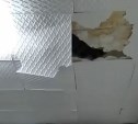 В Южно-Сахалинске на спящего грудничка обвалился потолок