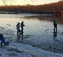 "С риском для жизни": молодой сахалинец разогнал детей, играющих на тонком льду 
