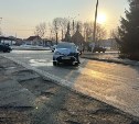 Два автомобиля столкнулись в Аниве - водителей предупреждают о гололедице