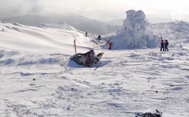 Видео с места авиакатастрофы на Сахалине, где погибли пилот и туристка