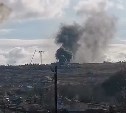"Горит "Сердце Сахалина": в Корсакове большой пожар на строящемся объекте 