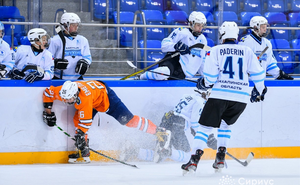 Сахалинские хоккеисты завоевали "бронзу" на турнире в Сочи 