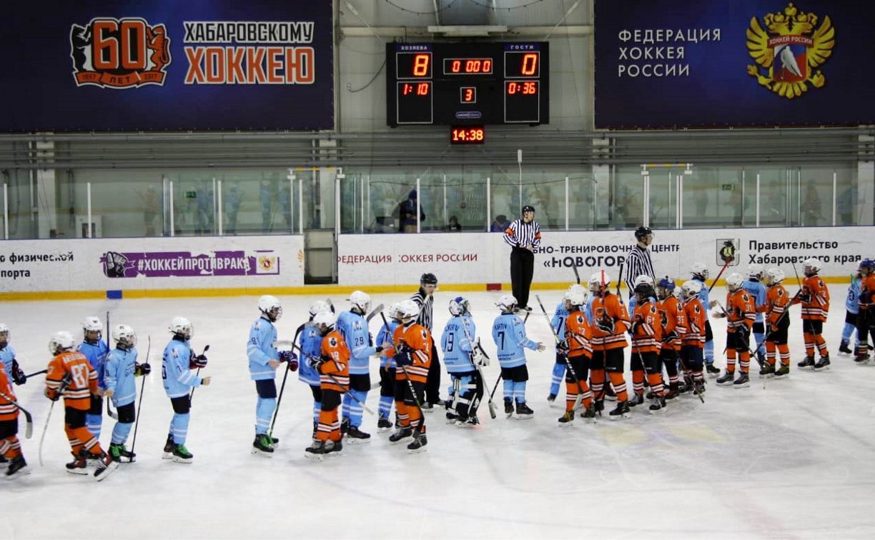 Юные сахалинцы успешно выступают на первенстве ДФО по хоккею