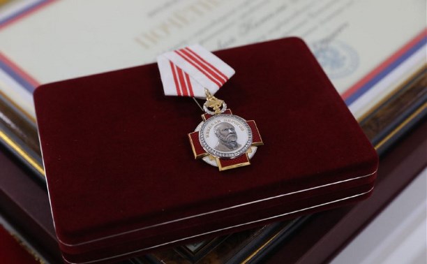 Врачам Сахалина и Курил раздали ордена и медали за борьбу с коронавирусом