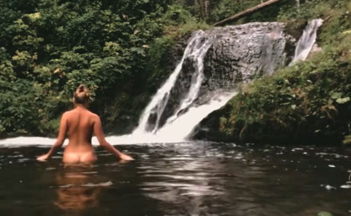 Красота природы и женского тела: голая островитянка сняла лучшую рекламу туризму на Курилах