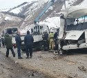 Водителя грузовика на Сахалине за ДТП с автобусом и смерть пассажира могут посадить на пять лет