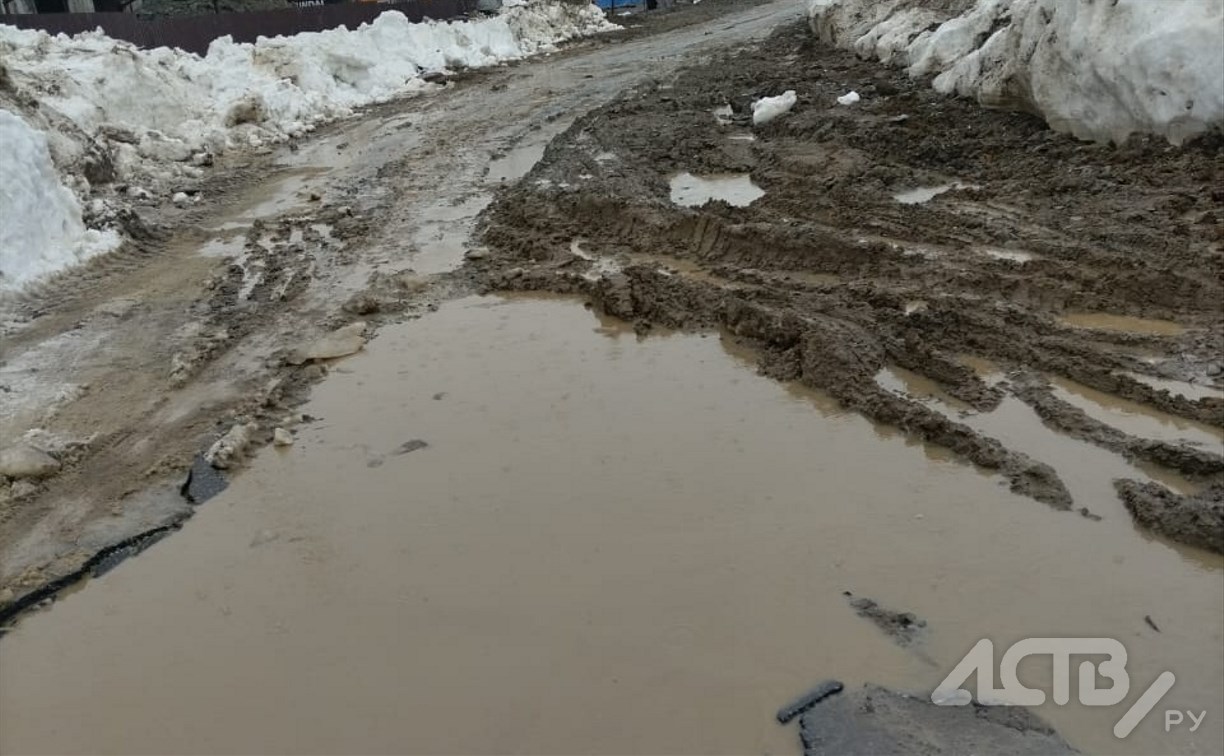 Цены большие, дороги - никакие: жители ЖК "Верба" жалуются на грязь и лужи
