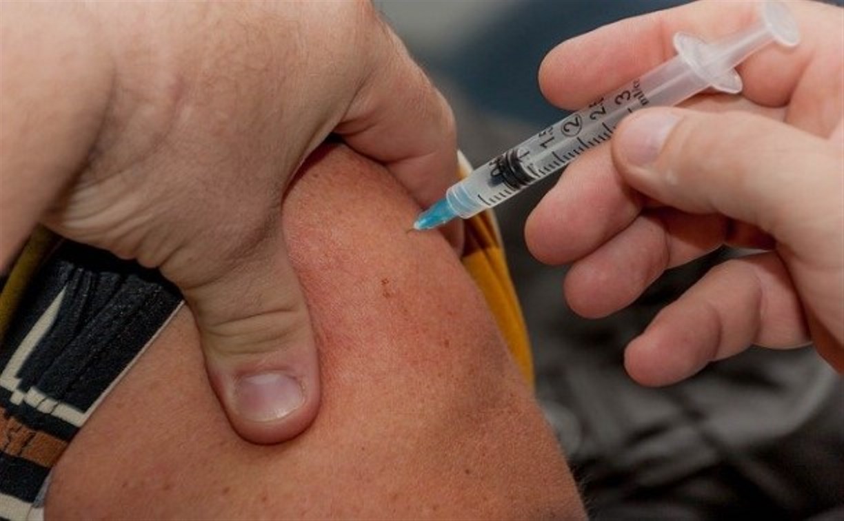 В Москве и Подмосковье ввели обязательную вакцинацию для некоторых категорий граждан