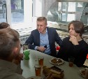 Вкусно, но не всегда: мэр Южно-Сахалинска позавтракал с учениками школы №5