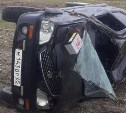 Автомобиль подскочил на яме и слетел с трассы на выезде из Южно-Сахалинска