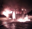 На перевале в районе Взморья горит минивэн