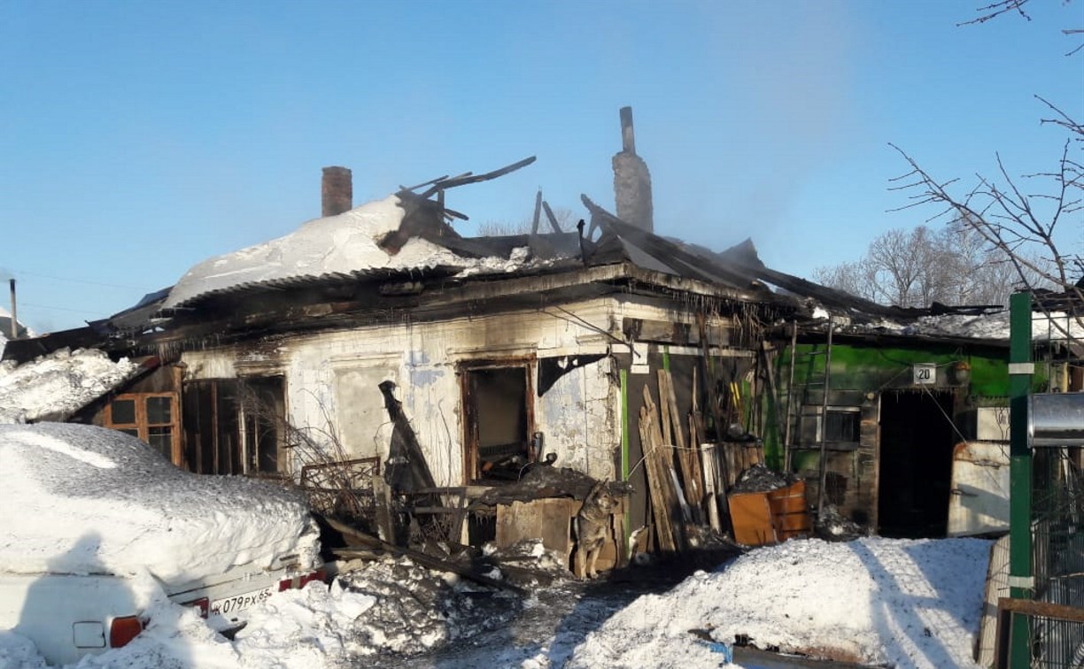 Два трупа обнаружили при тушении пожара в Южно-Сахалинске
