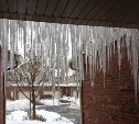  Управляющую компанию на Сахалине оштрафуют на крупную сумму из-за плохой расчистки крыш и дворов 