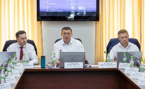 Политика и экономика