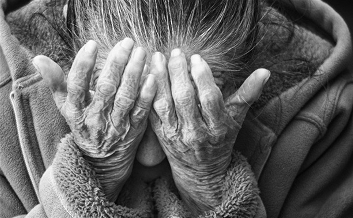 В Тымовском районе кто-то до смерти избил 95-летнюю старушку