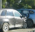 ДТП с тремя авто в Южно-Сахалинске: женщина за рулем кроссовера влетела в авто с тремя детьми