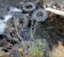 "Руки бы пообрывал": неизвестные устроили свалку шин в водопаде за Елочками 