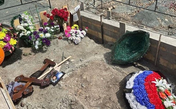 В Приморье неизвестные разрушили могилу бойца ЧВК "Вагнер"
