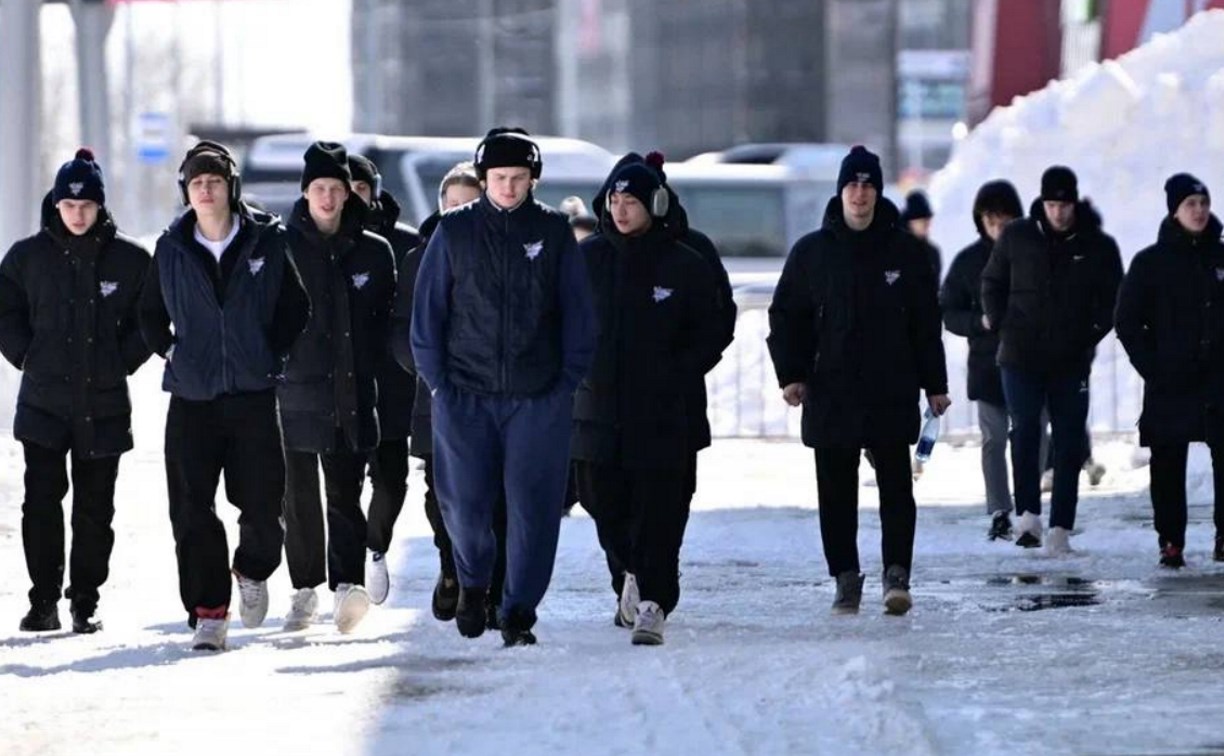 "Сахалинские Акулы" сыграют два матча с "Атлантом"
