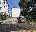 "План перевыполнили": на Сахалине и Курилах обновили асфальт в 343 дворах