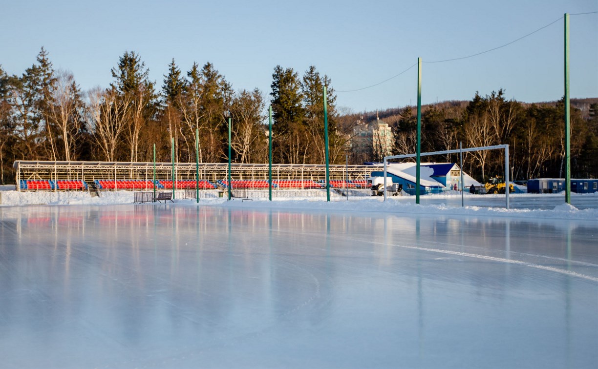 Сахалинские хоккеисты с мячом мечтают о полноценной ледовой площадке 