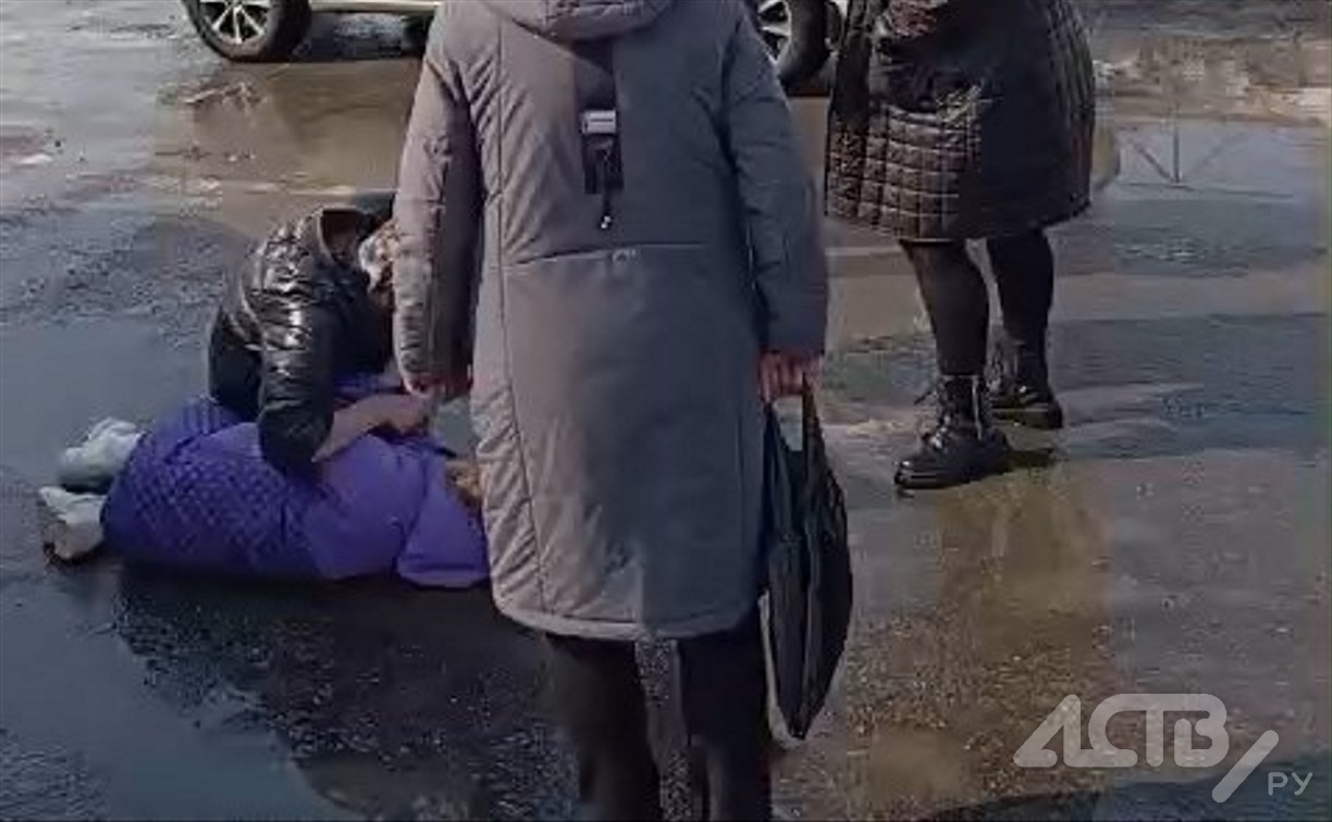 Внедорожник сбил девочку на пешеходном переходе в Охе