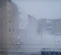 Накрыло лавиной: в Южно-Сахалинске жители выкопали из-под снега дворника