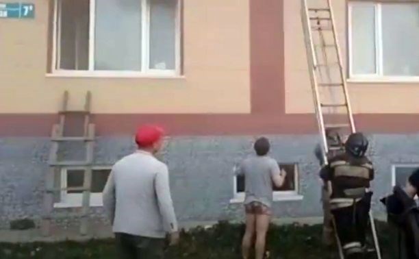 Из горящего двухэтажного дома в Южно-Сахалинске вызволили 20 человек