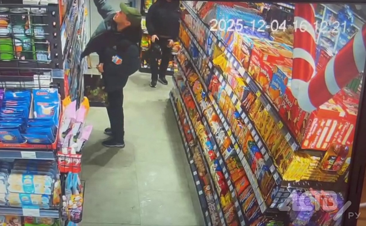 Полиция Южно-Сахалинска просит помощи в поиске "гурманов", укравших кофе