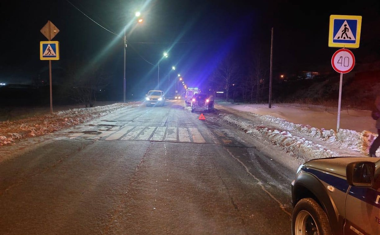 В Корсакове на переходе сбили человека
