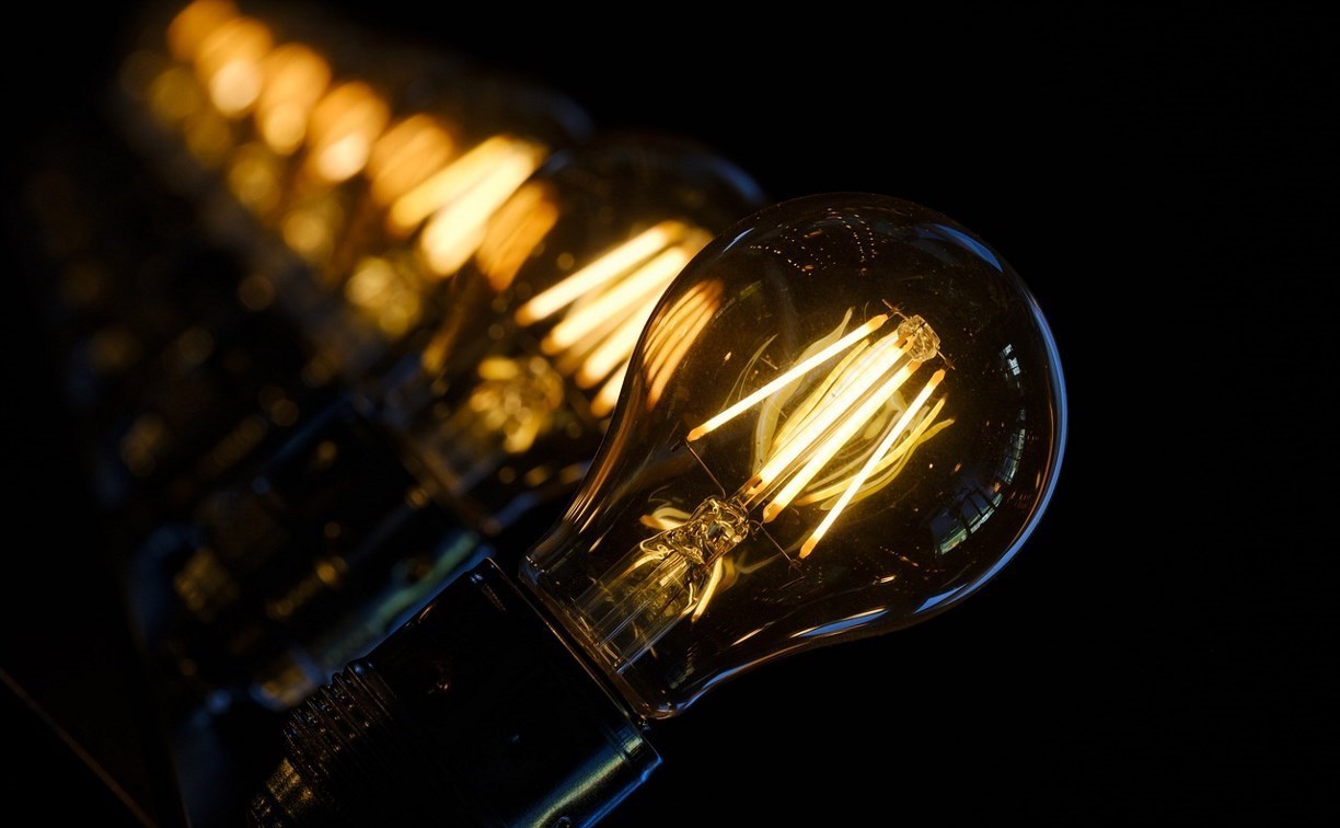 Аварийное отключение в Южно-Сахалинске: света нет в пяти домах, светофор у "Фёдоровки" не работает