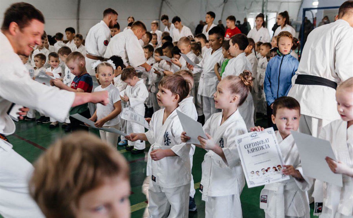 Каратистами стали 150 юных сахалинских спортсменов