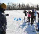 Инвентарь для пунктов бесплатного проката лыж передают муниципалитетам на Сахалине и Курилах 