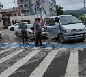 Микроавтобус и "Марк" жёстко столкнулись в Южно-Сахалинске