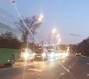 Пробка от въезда в Южно-Сахалинск "красными спорами" разошлась по всему городу
