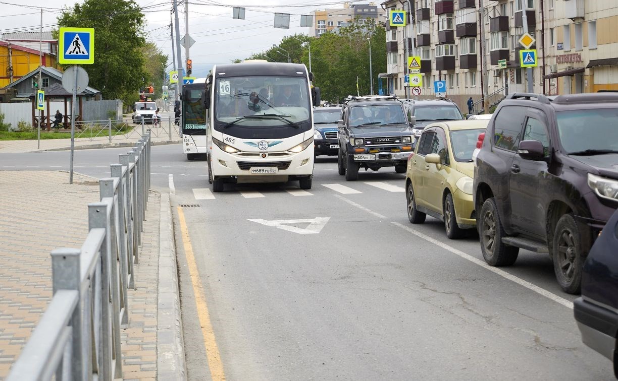 Ещё на пяти улицах Южно-Сахалинска появятся "выделенки" для автобусов: где они будут