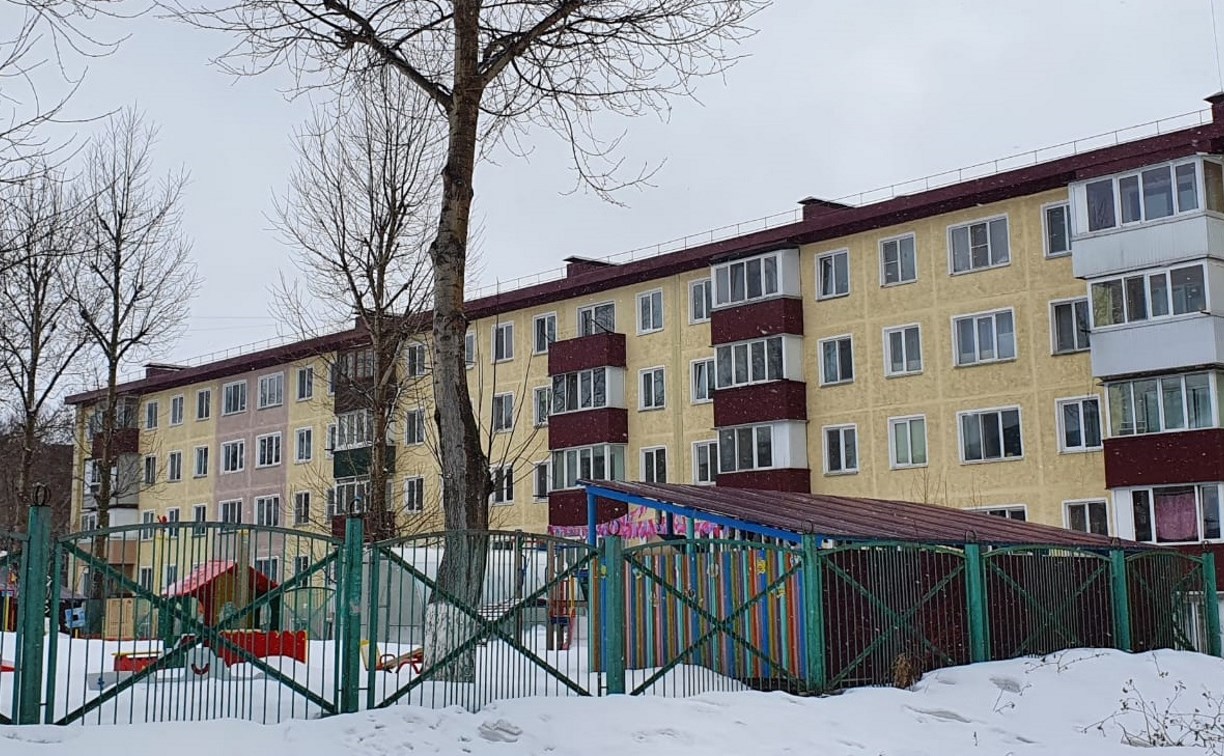 Капремонт домов продолжают в Сахалинской области