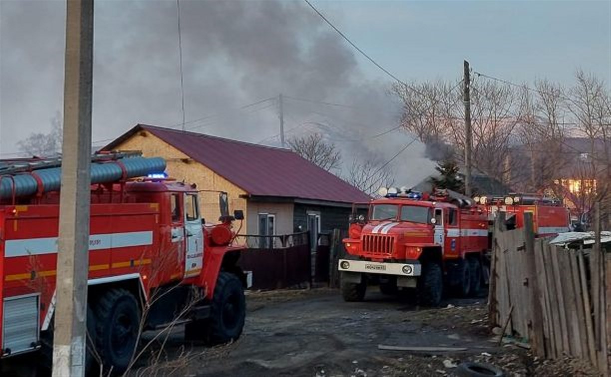 В Южно-Сахалинске в пятницу вечером потушили дом