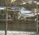 Кроссовер столкнулся с пассажирским автобусом в Южно-Сахалинске