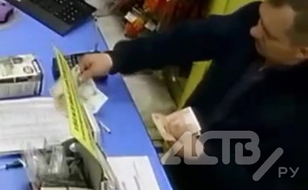 "Технично развёл": видеокамера сняла, как сахалинец купил фильтр для аквариума за 0 рублей