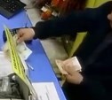"Технично развёл": видеокамера сняла, как сахалинец купил фильтр для аквариума за 0 рублей