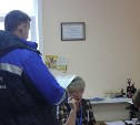 Избирательный участок в аэропорту Южно-Сахалинска принял первых голосующих
