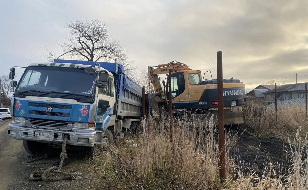 Наехавший на колодец грузовик оставил без воды жителей Песчанского