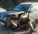 Кроссовер и грузовик столкнулись в Томаринском районе